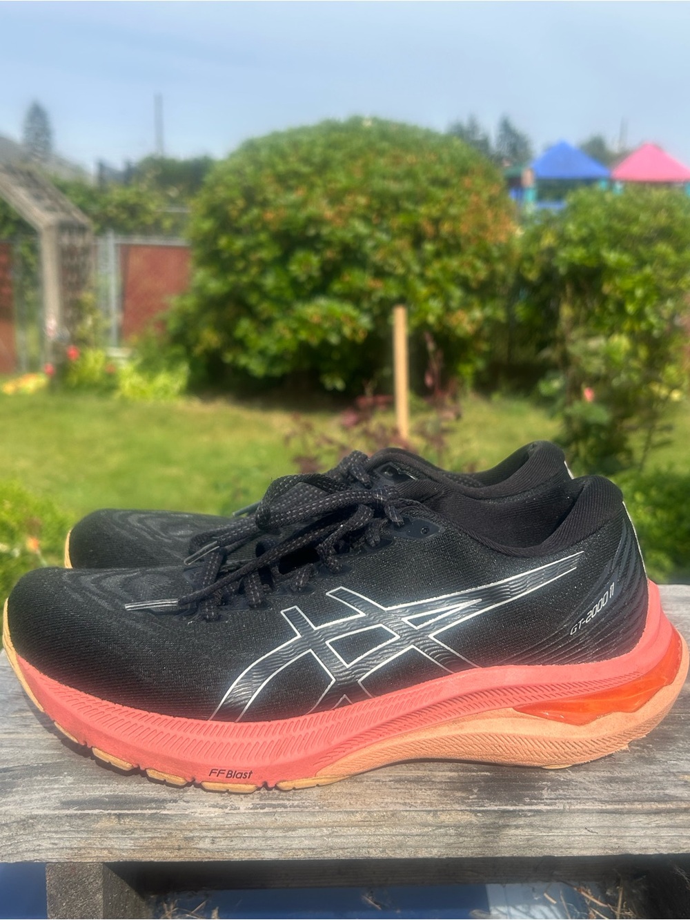 ASICS GT2000 11 Women’s Black & Coral Gradient Running Sneakers Size 7